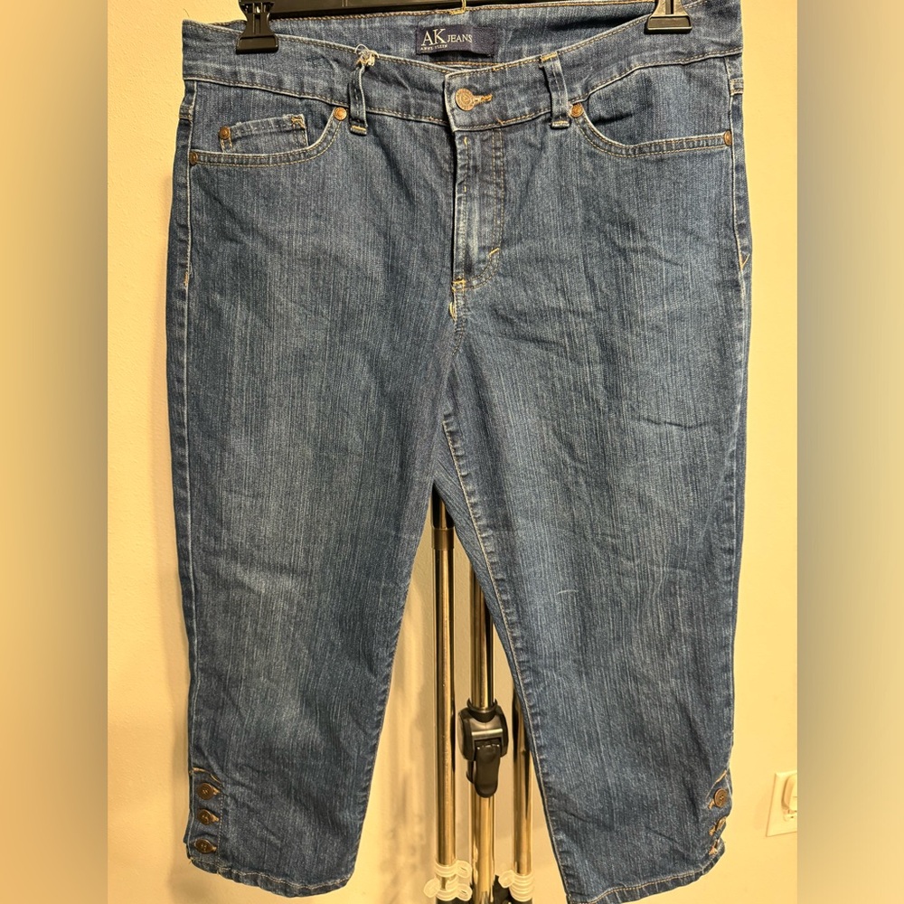 Anne Klien‎ denim capris size 12.